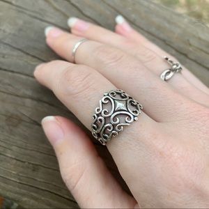 ❣️SOLD❣️Diamond and Swirls Sterling Silver Ring